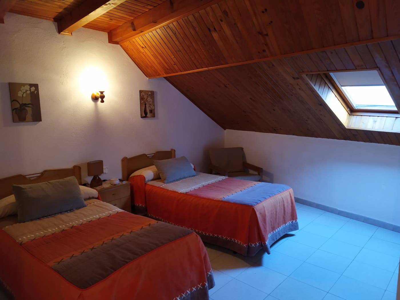 Habitació abuhardillada